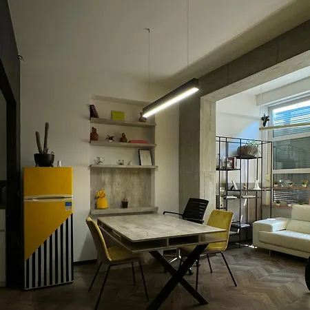 Yellowstone Studio Apartman Tirana
